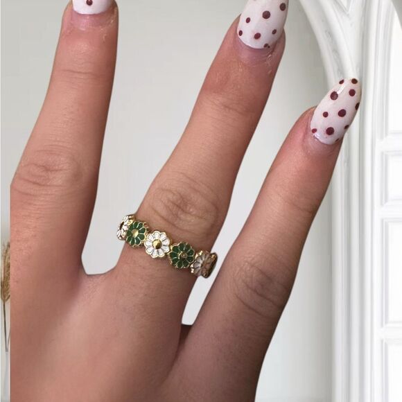 Jewelry - Floral Green and Gold Ring